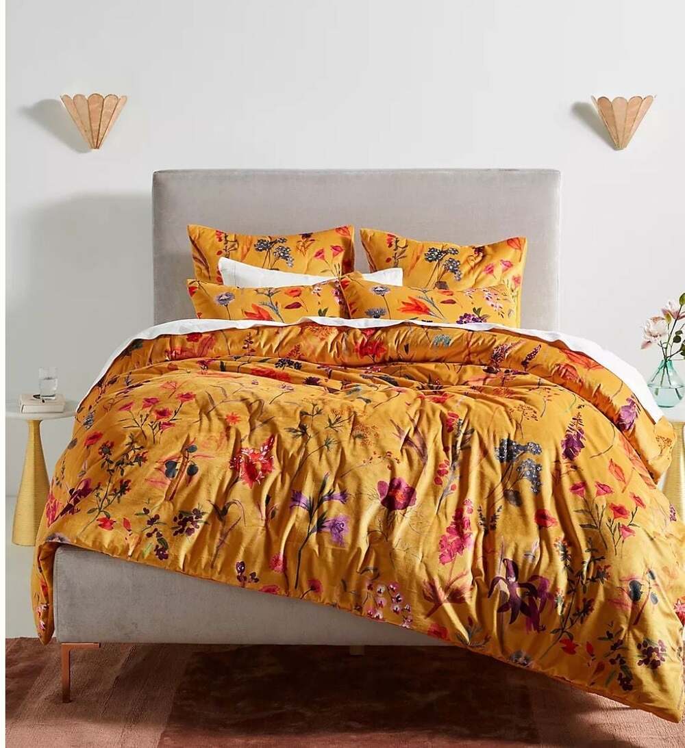 Anthropologie Layne velvet king size quilt with pillow cases ! Sold out